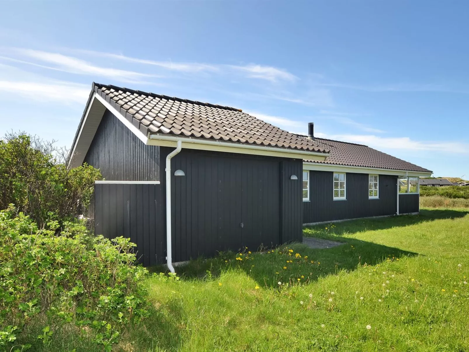 "Jerker" - 400m from the sea-Outside