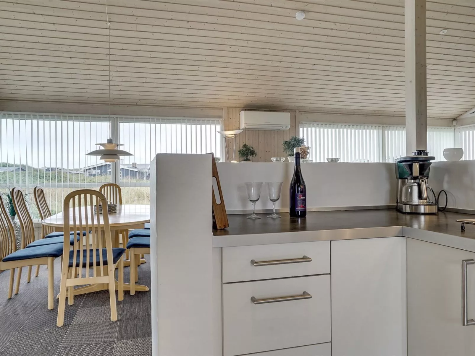 "Joella" - 200m from the sea-Inside