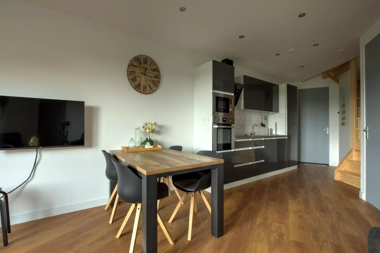 NR 4-Dining room