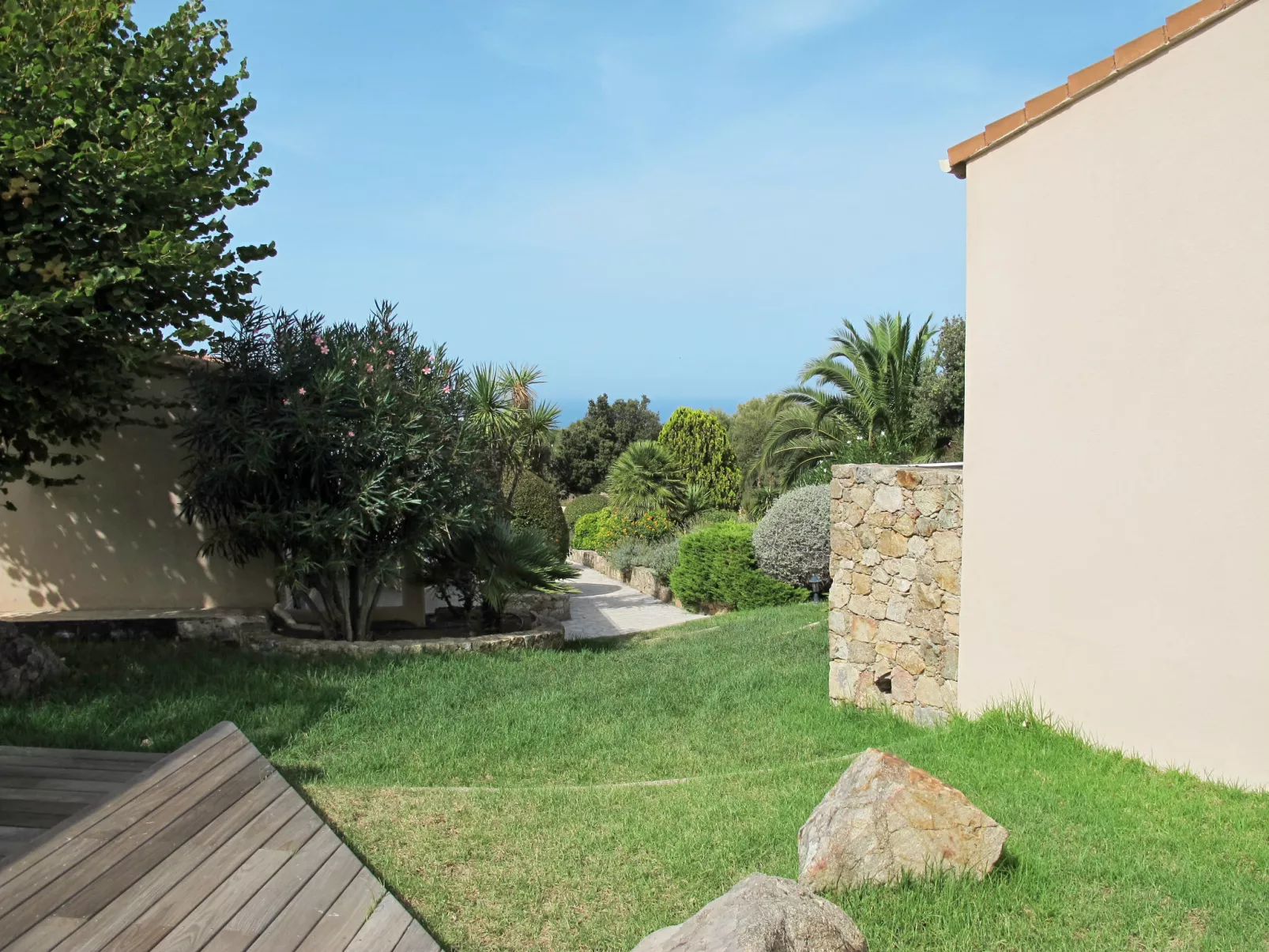 San Antoine-Outside