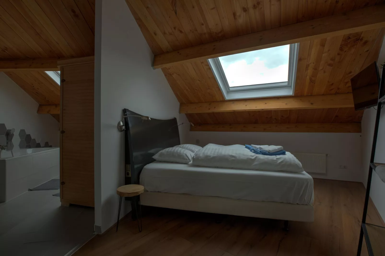 NR 4-Bedroom