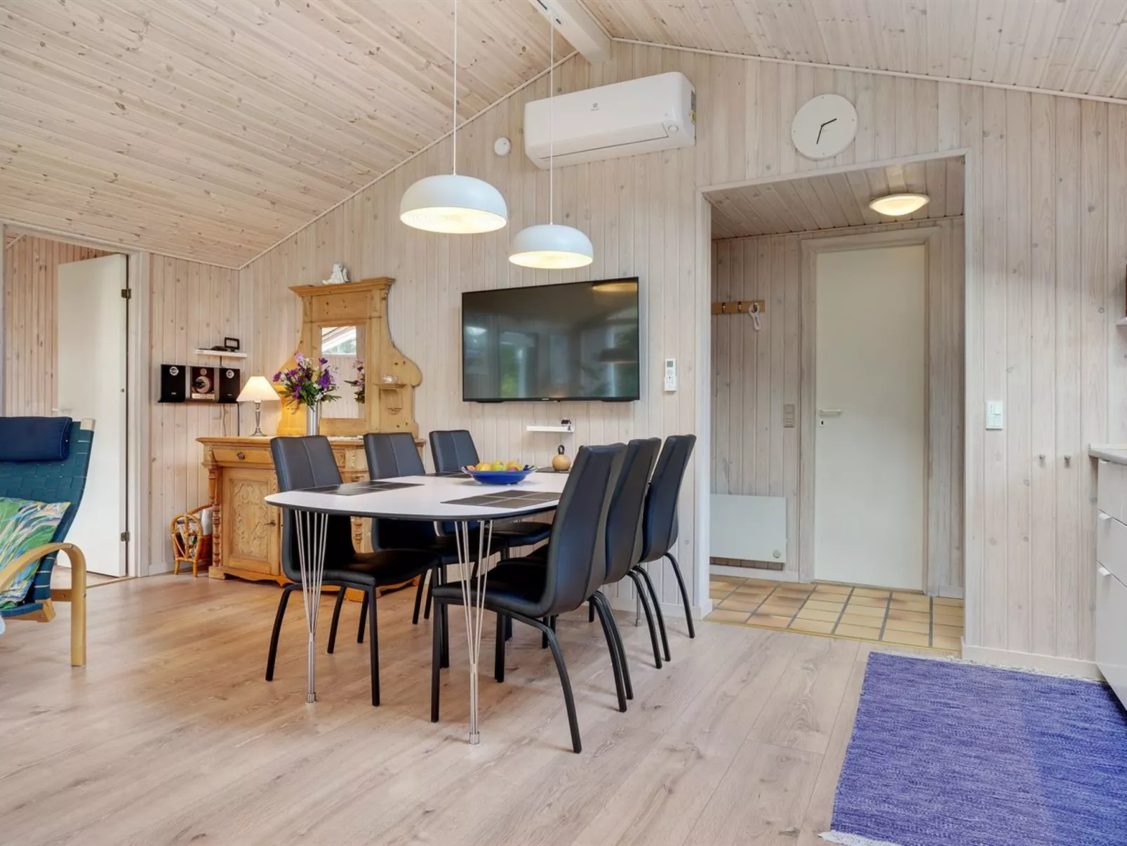 "Delco" - 200m from the sea-Inside