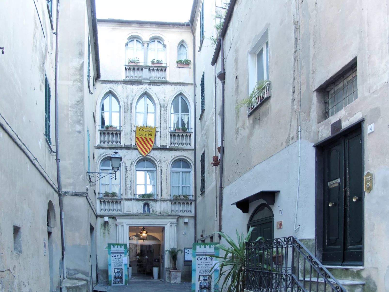 Tristano (FLG214)-Outside
