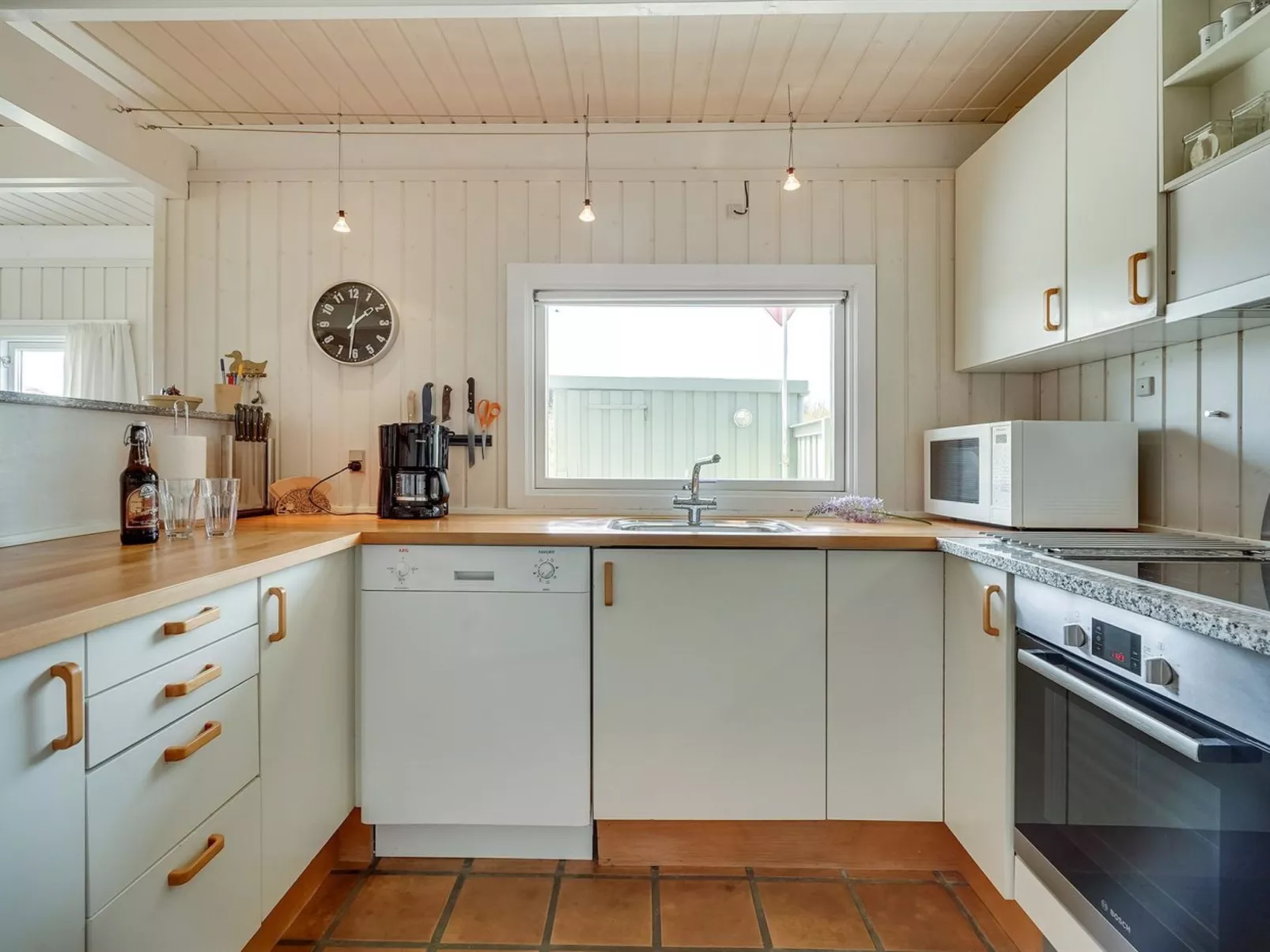 "Inra" - 400m from the sea-Inside