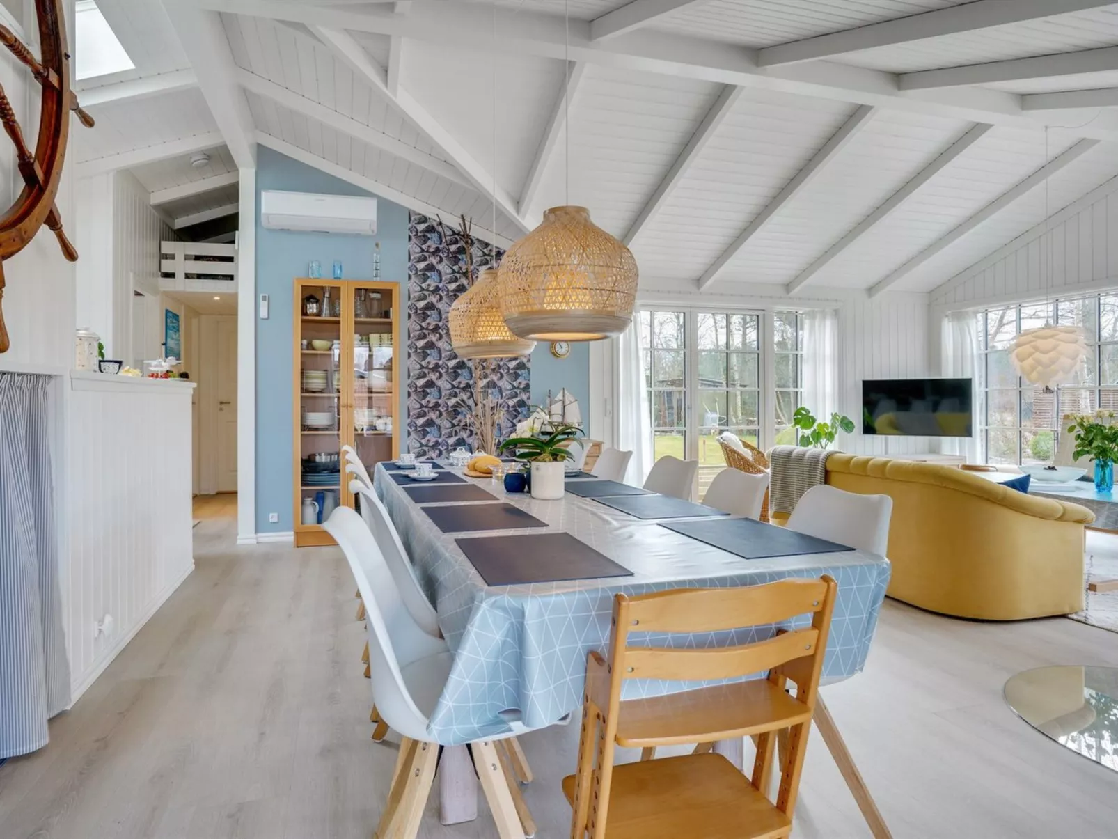 "Fido" - 300m from the sea-Inside