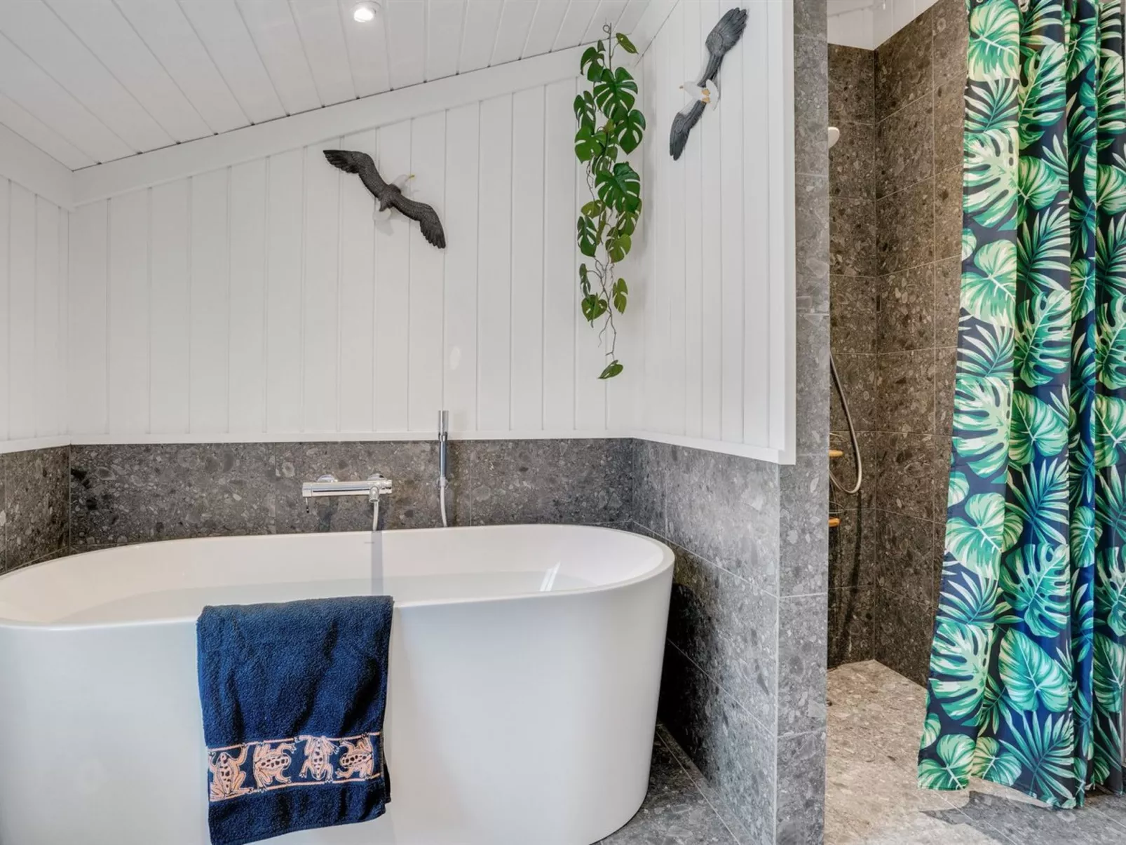 "Fido" - 300m from the sea-Inside