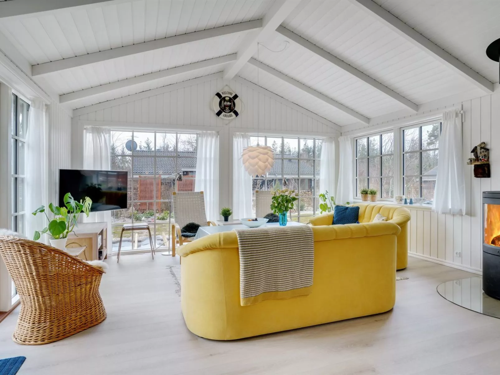 "Fido" - 300m from the sea-Inside