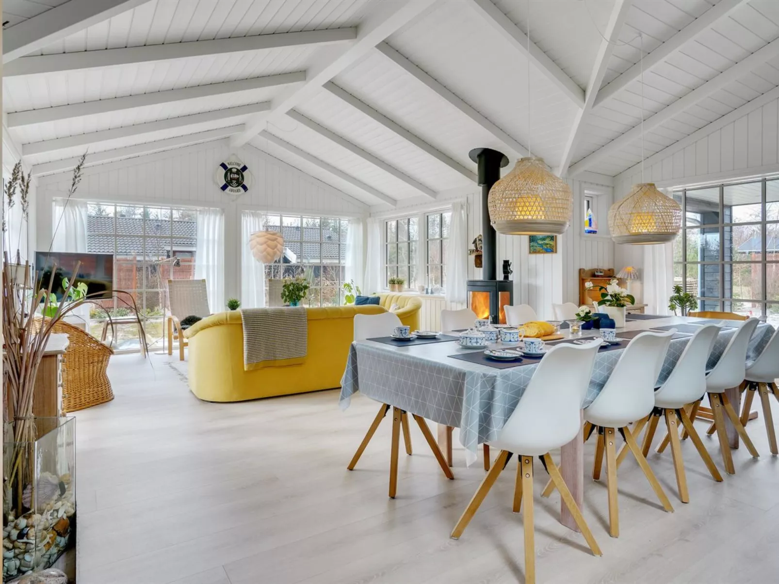 "Fido" - 300m from the sea-Inside