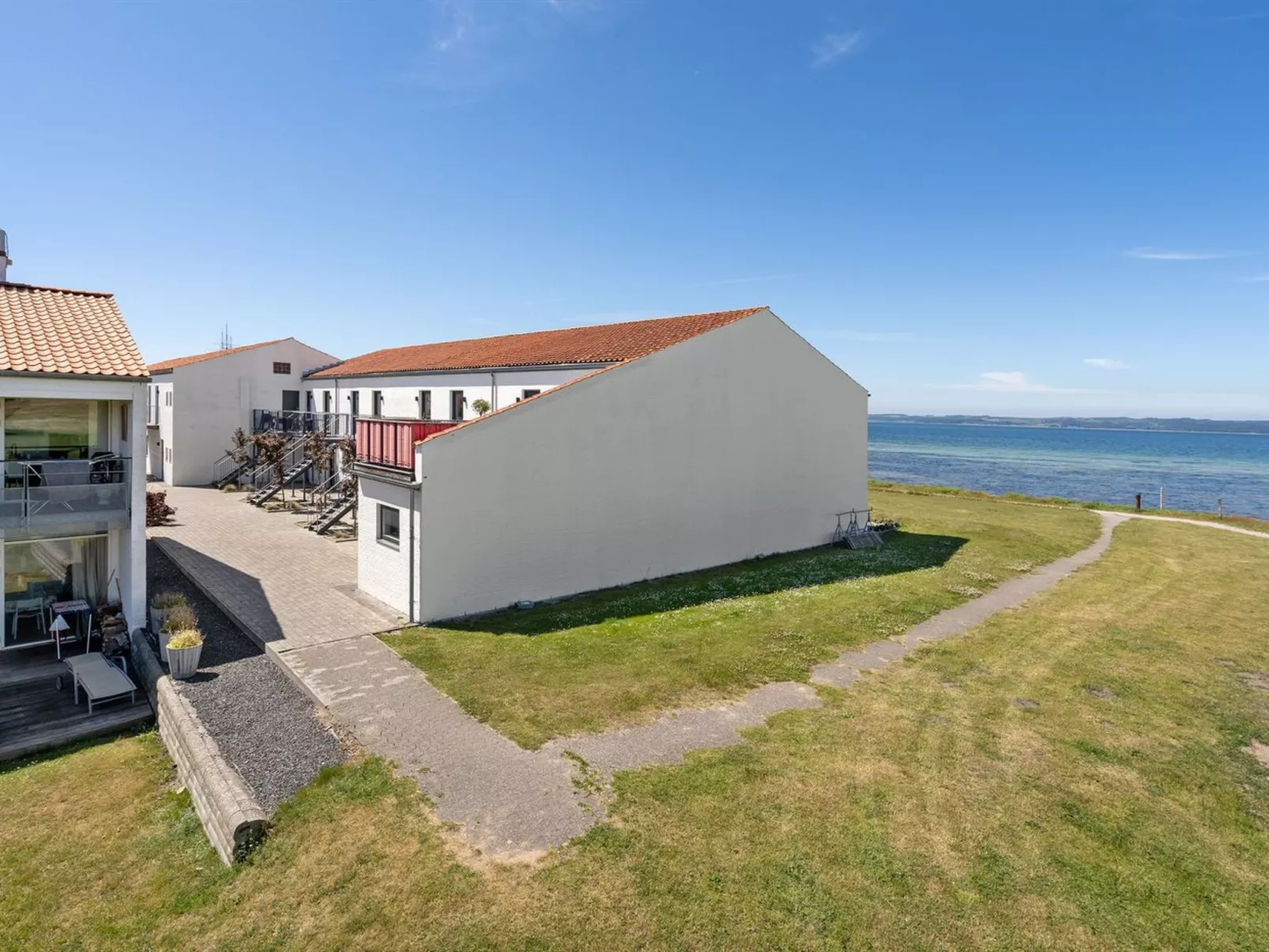 "Elvin" - 20m from the sea-Outside