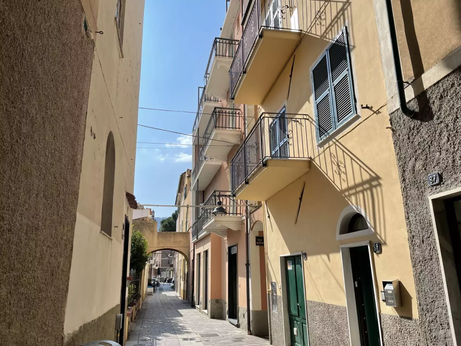 Tra Sole e Mare-Outside