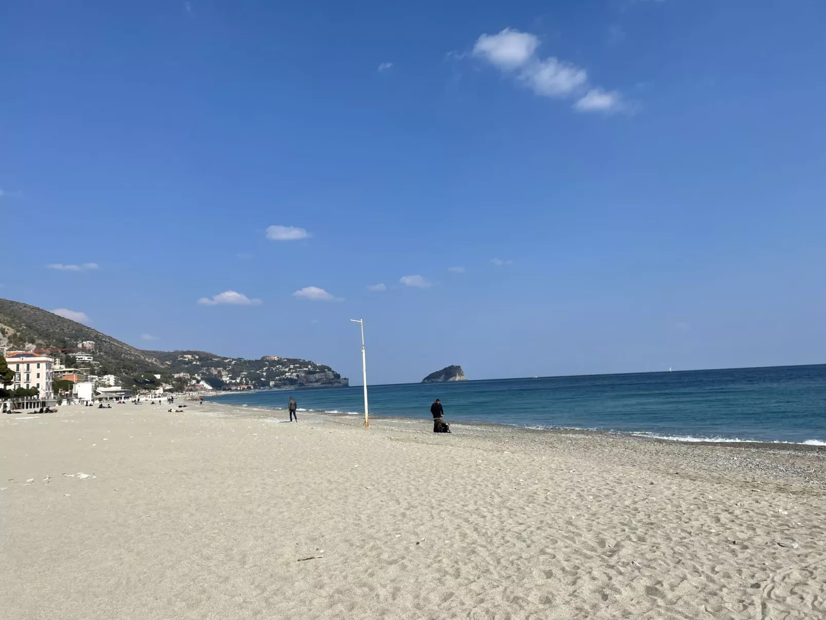 Tra Sole e Mare-Outside