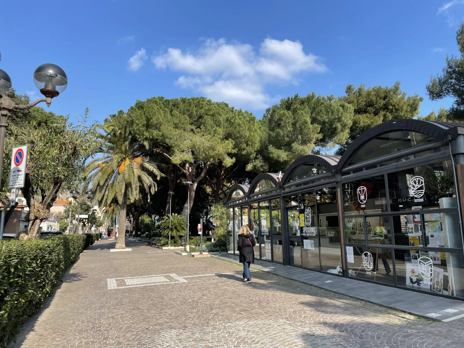 Tra Sole e Mare-Outside
