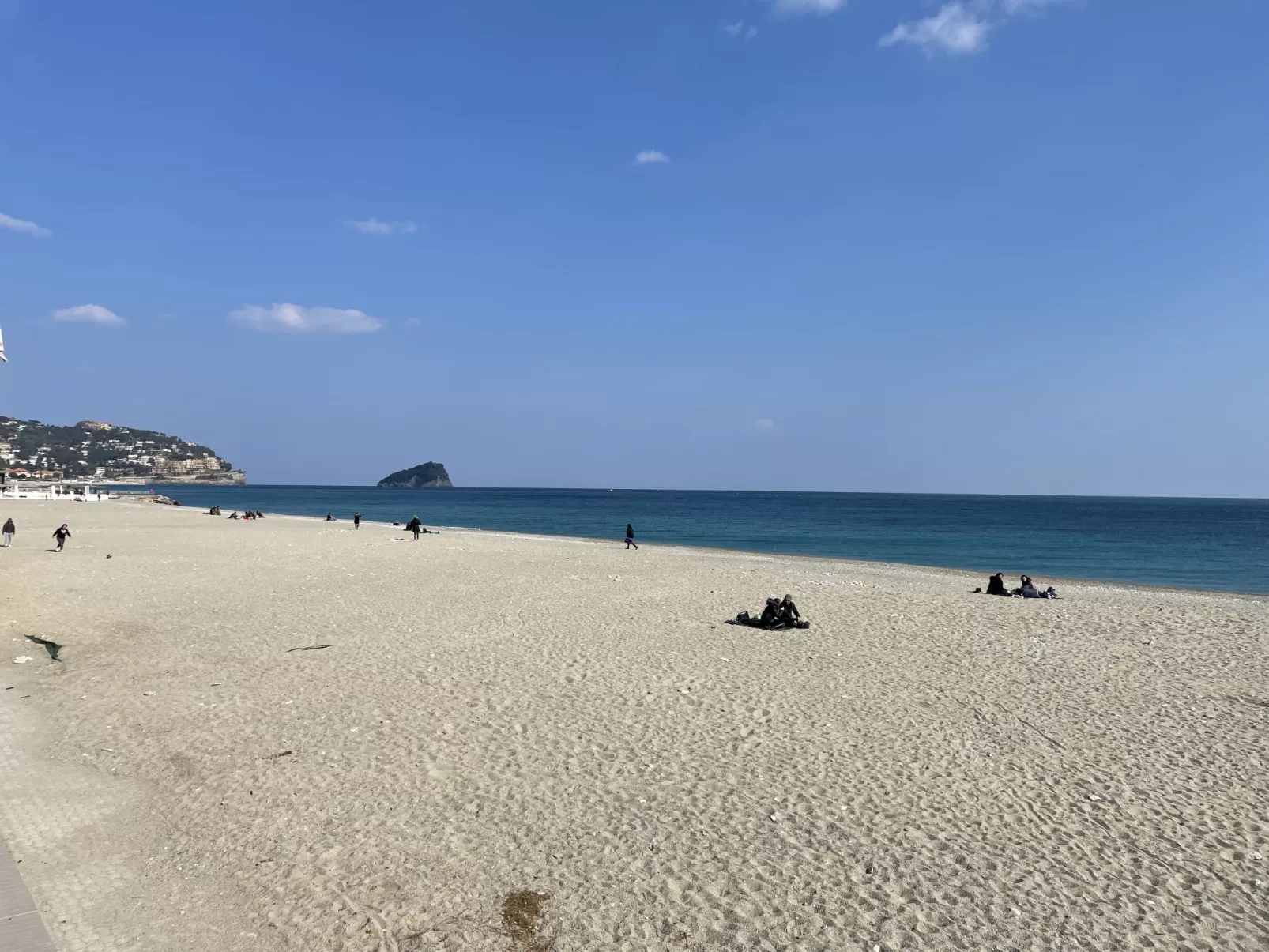 Tra Sole e Mare-Outside