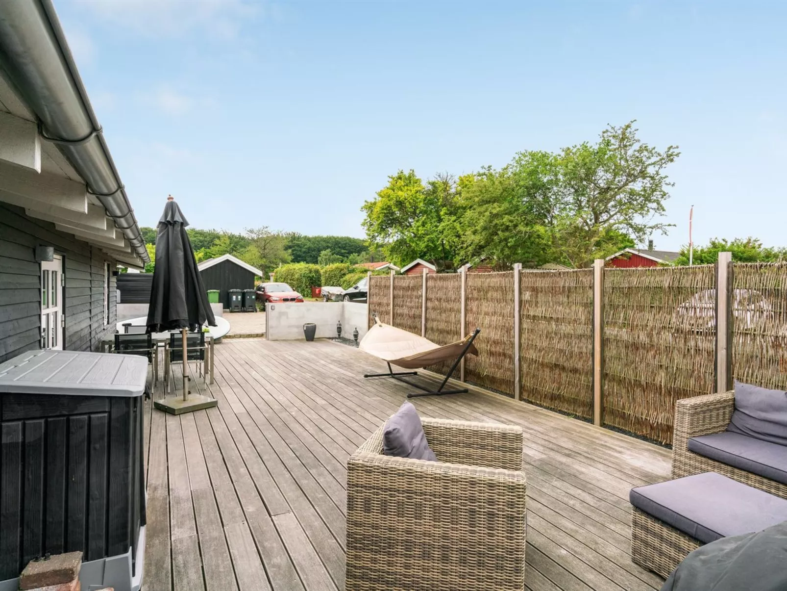 "Gunlef" - 50m from the sea-Draußen