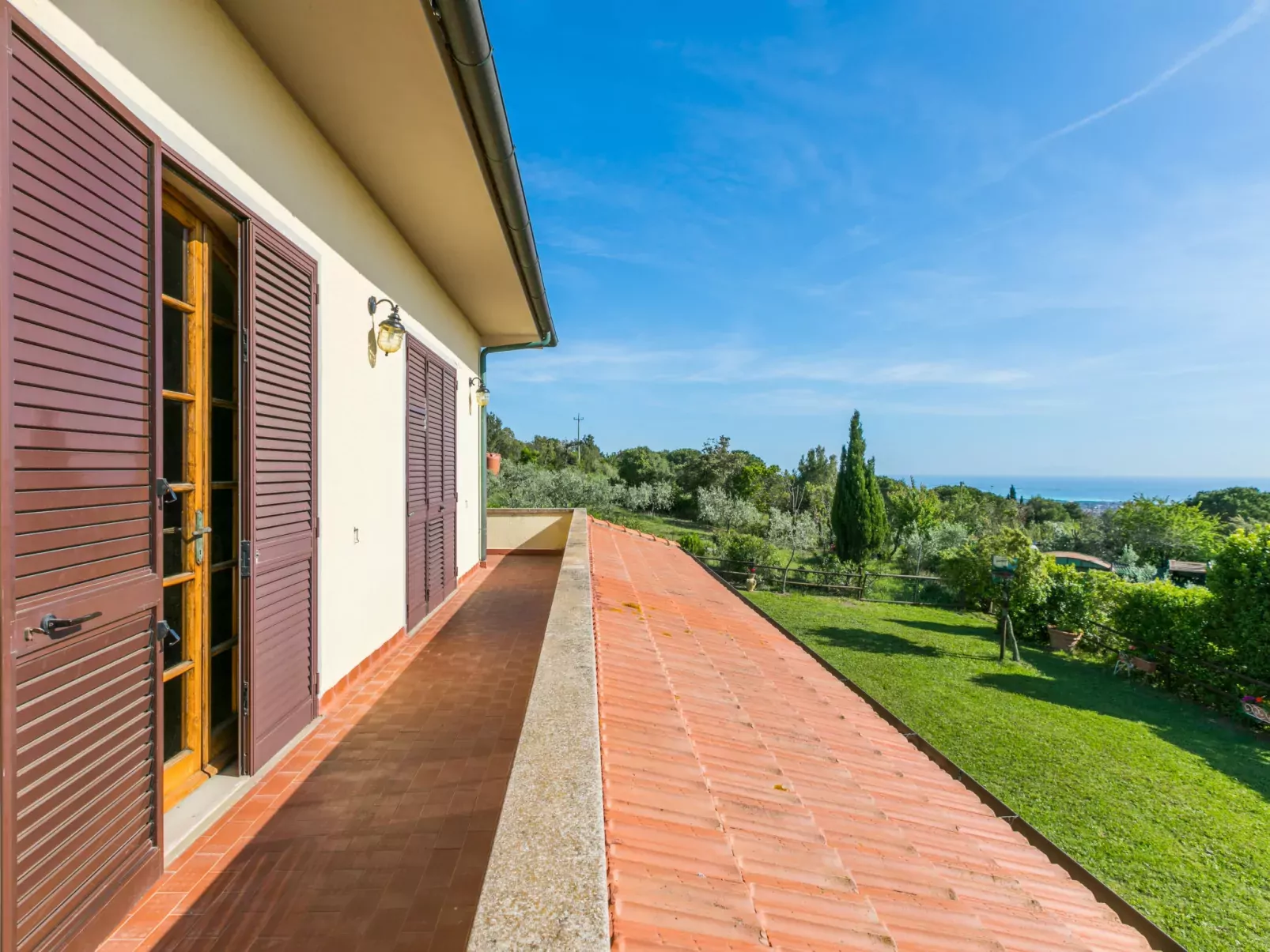 Sea View-Outside