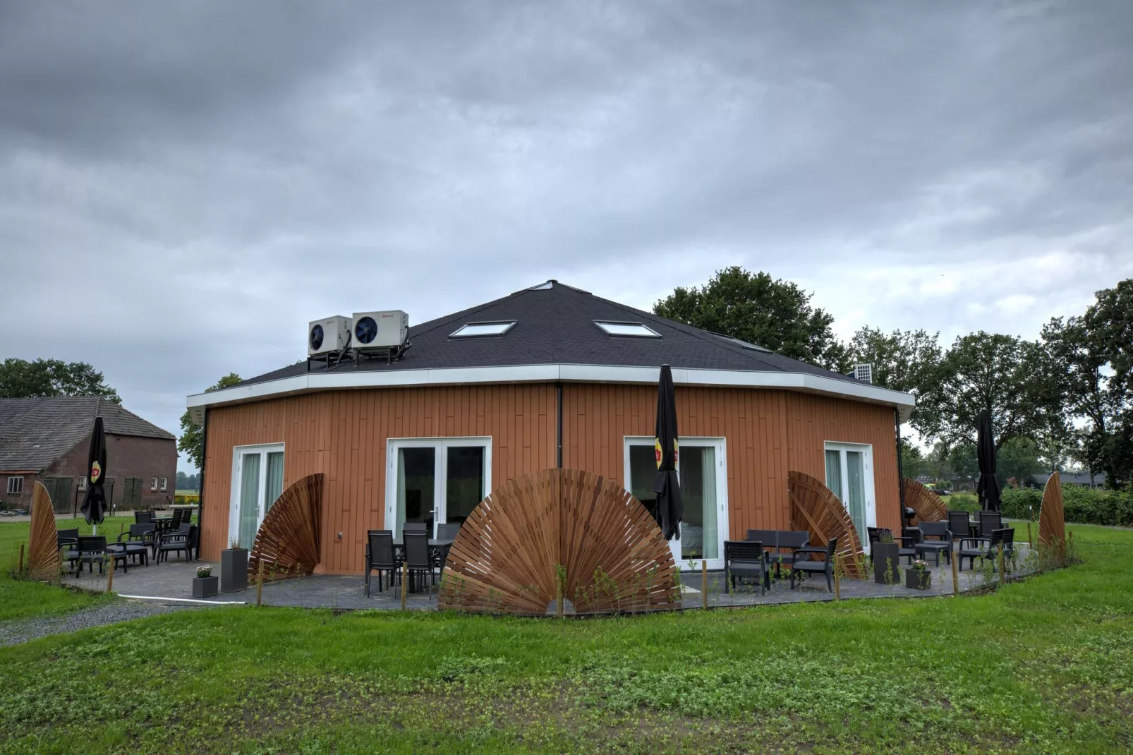 NR 5-Exterior summer
