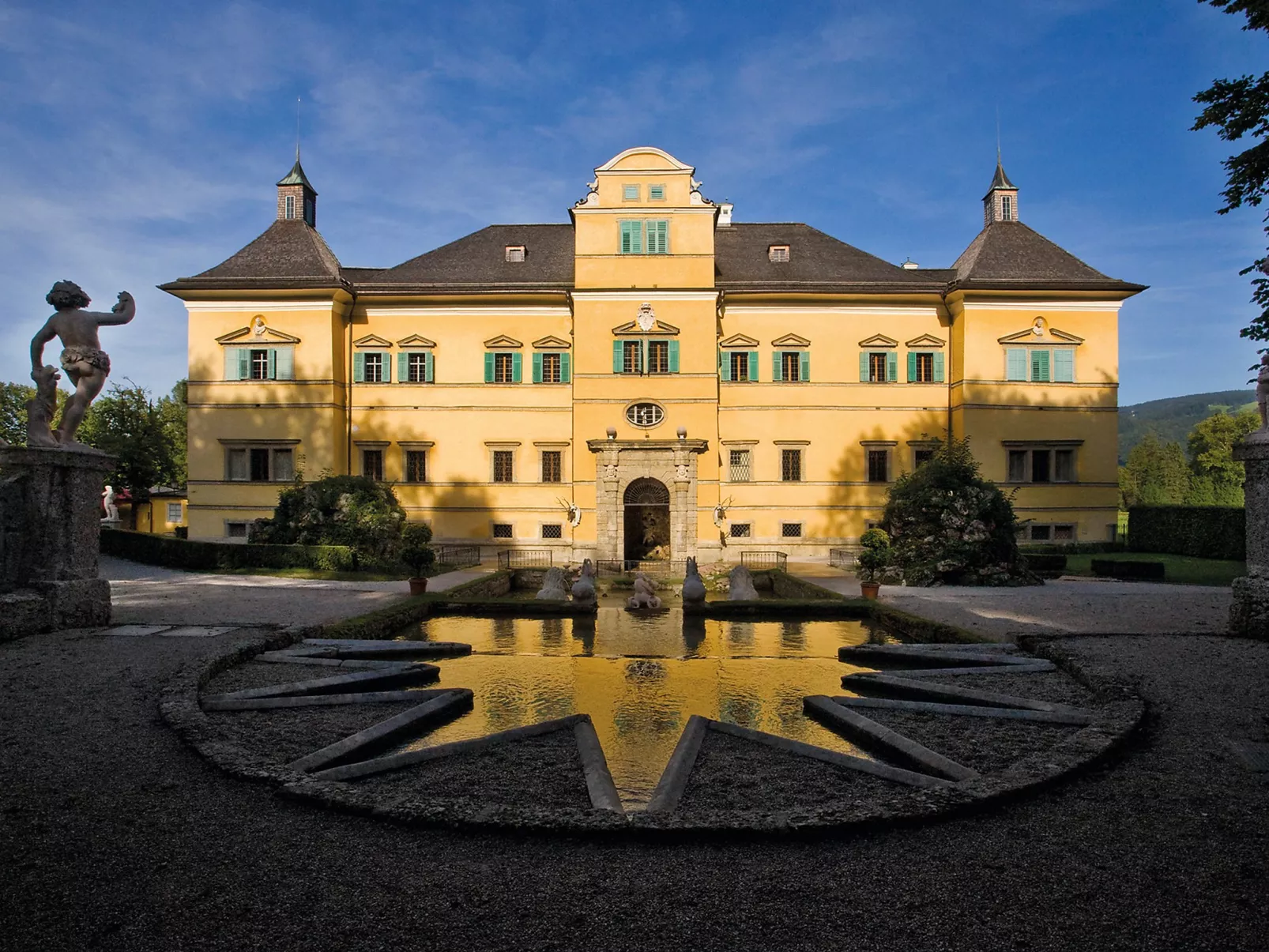 Weissenbach-Outside