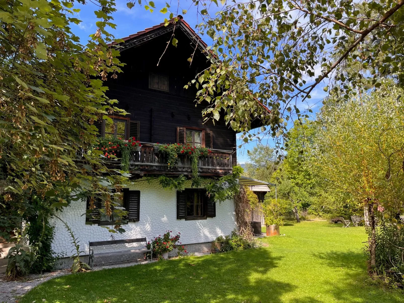 Weissenbach-Outside