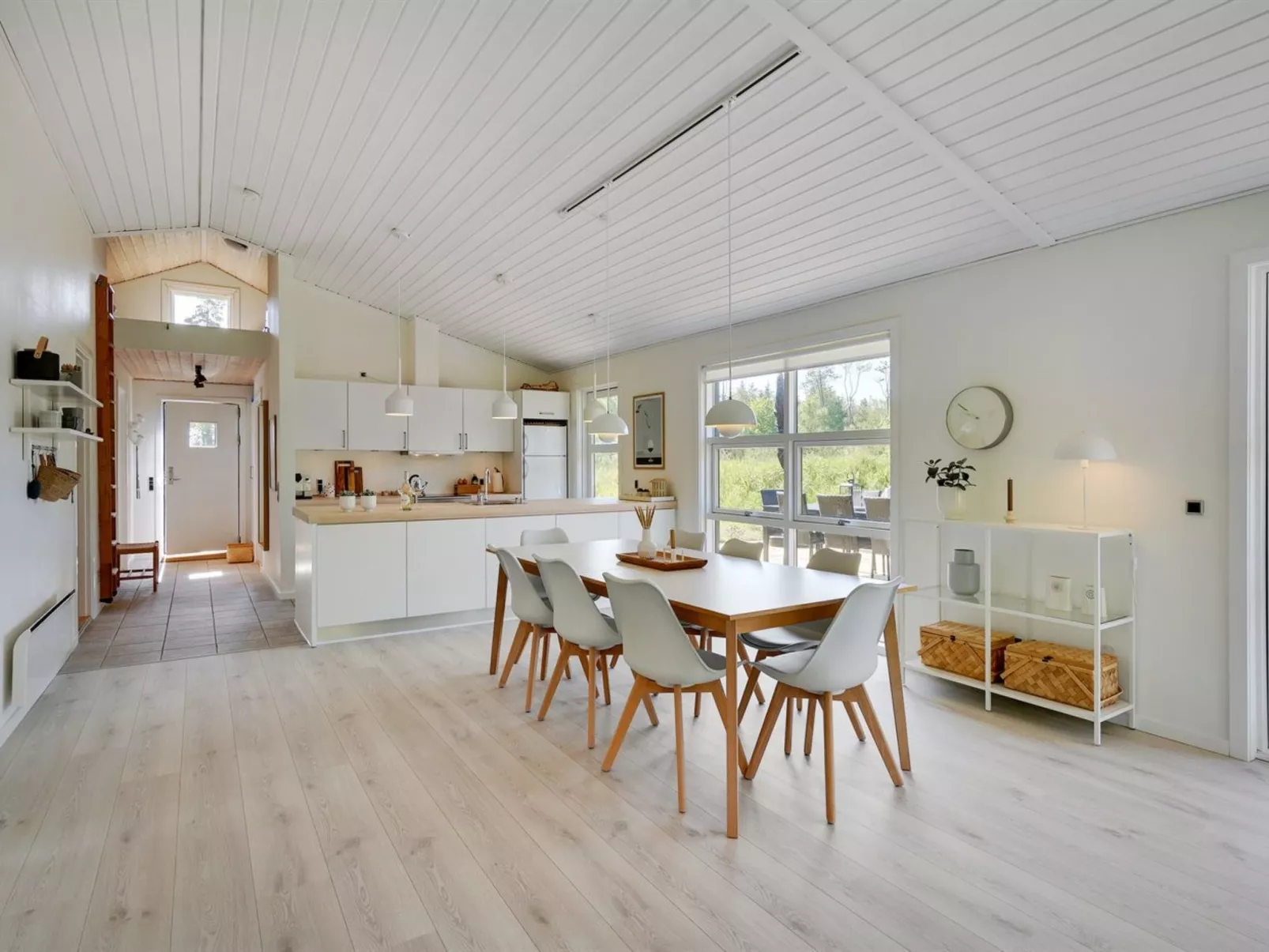 "Veiko" - 1.2km from the sea-Inside