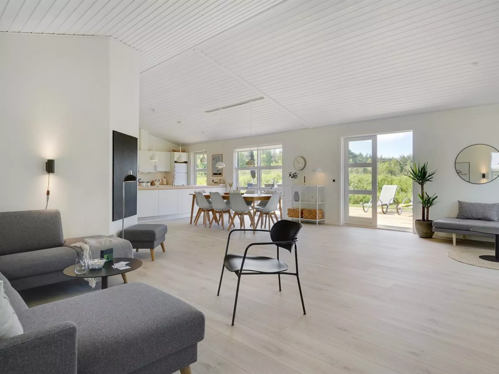"Veiko" - 1.2km from the sea-Inside