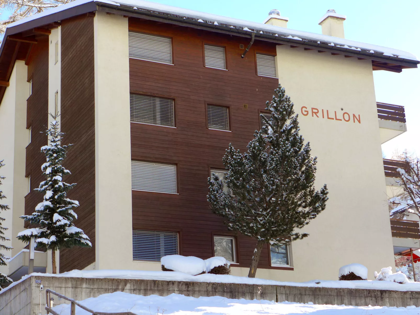Grillon-Draußen