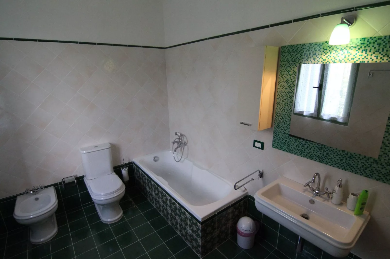 Villa Fiorita Uno-Bathroom