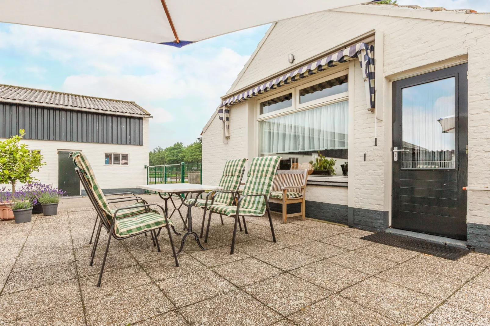 De Vrije Vogel-Terrace balcony