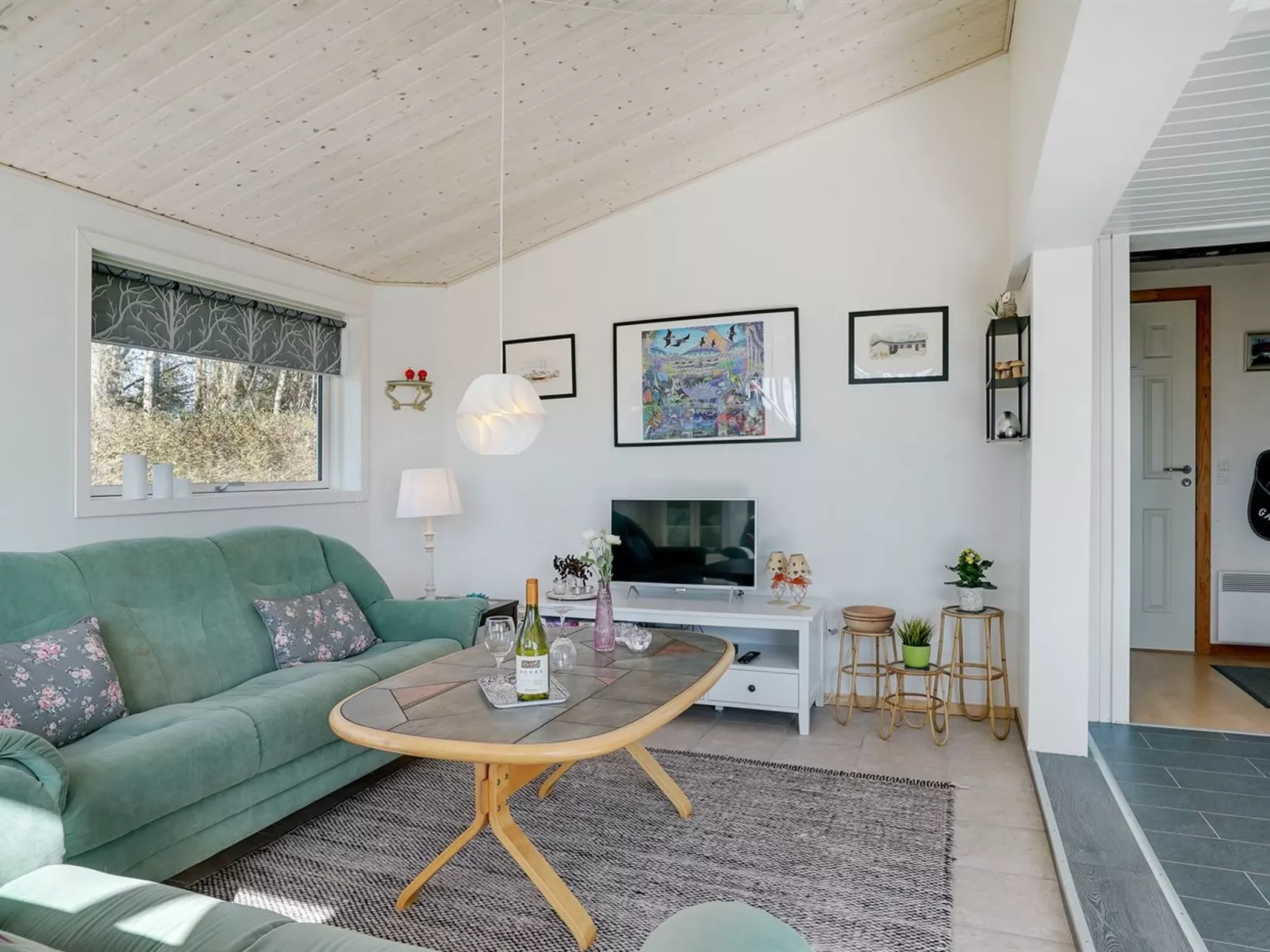 "Guthrik" - 900m from the sea-Inside