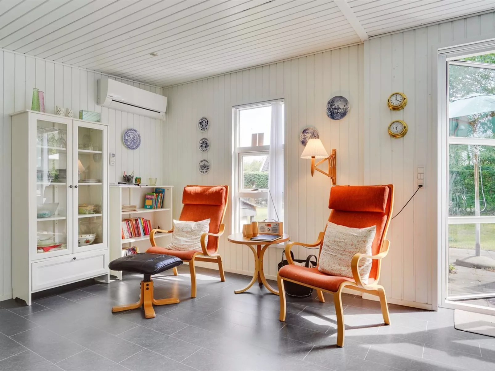 "Guthrik" - 900m from the sea-Inside