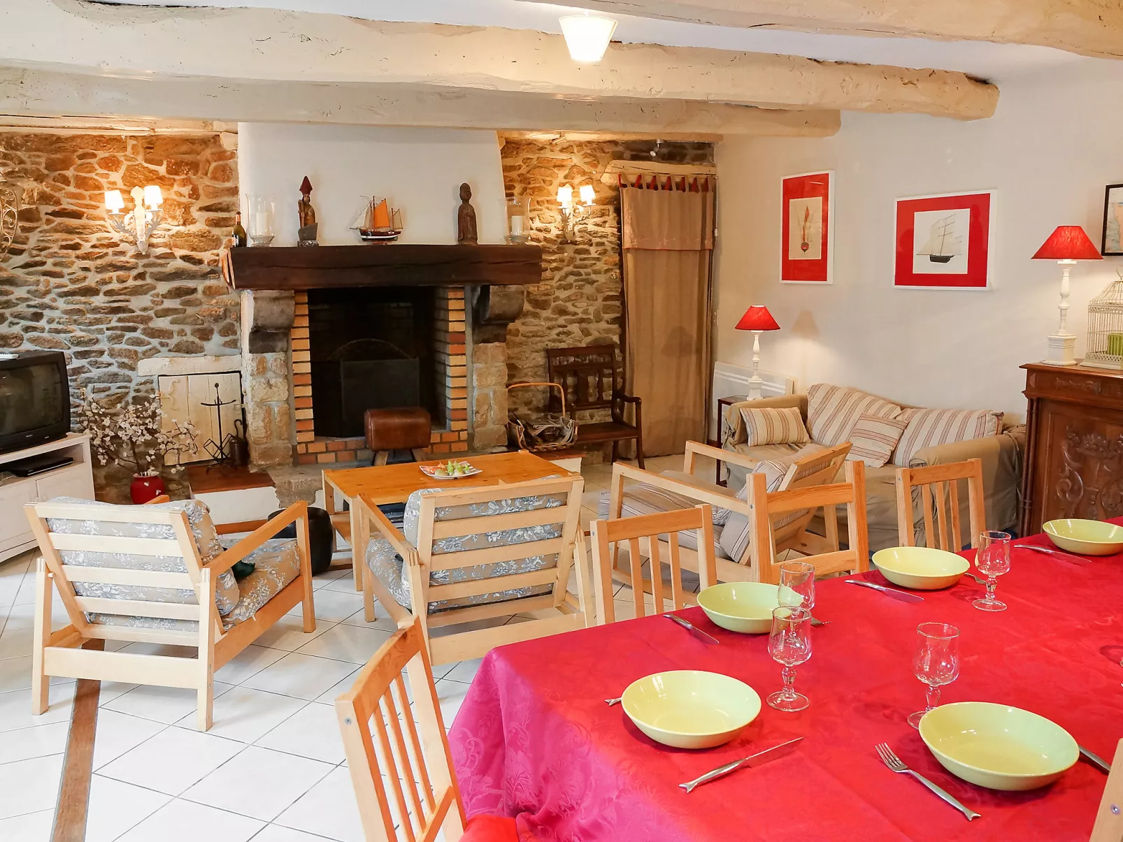 Les Agapanthes-Inside
