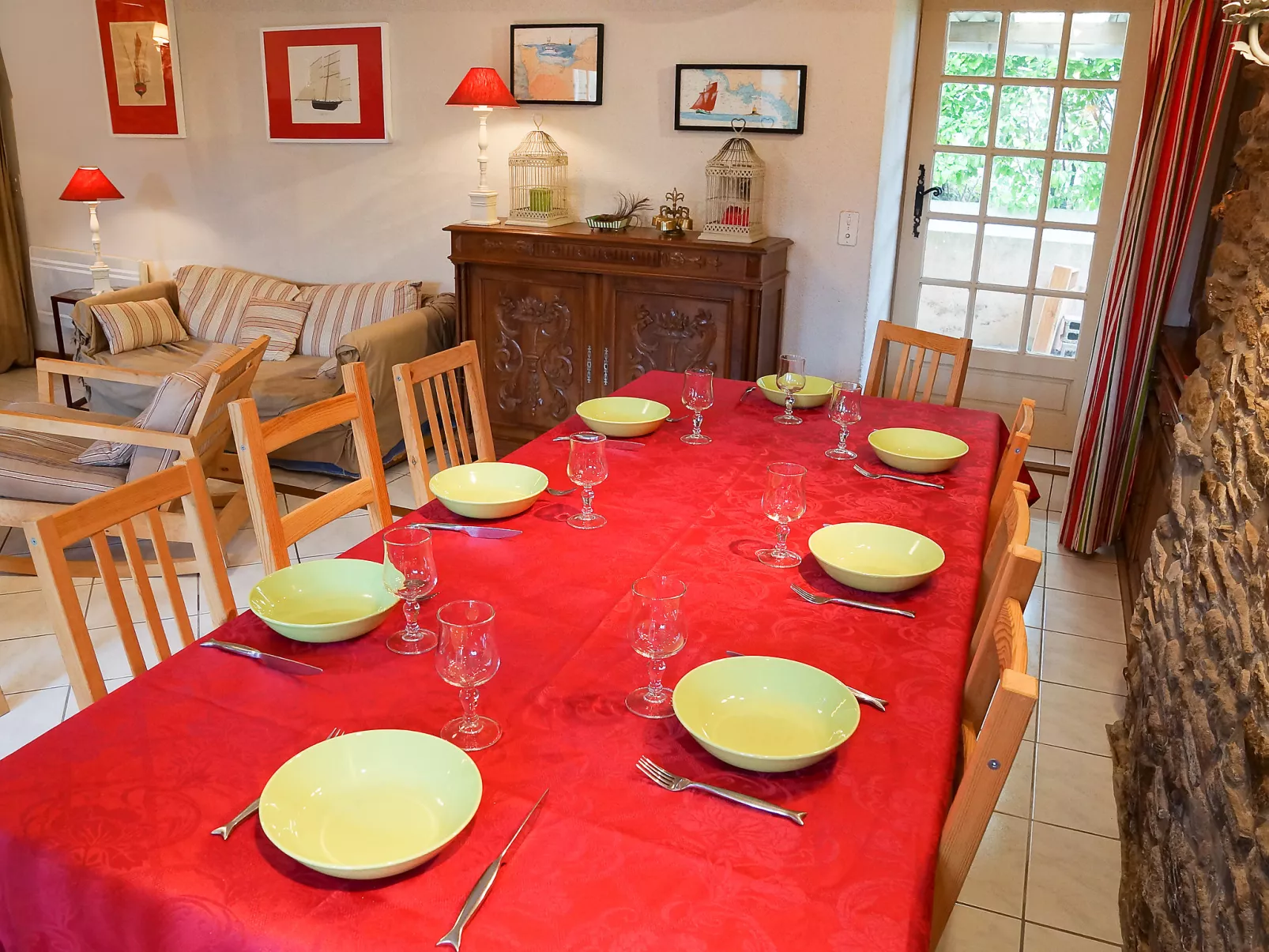 Les Agapanthes-Inside