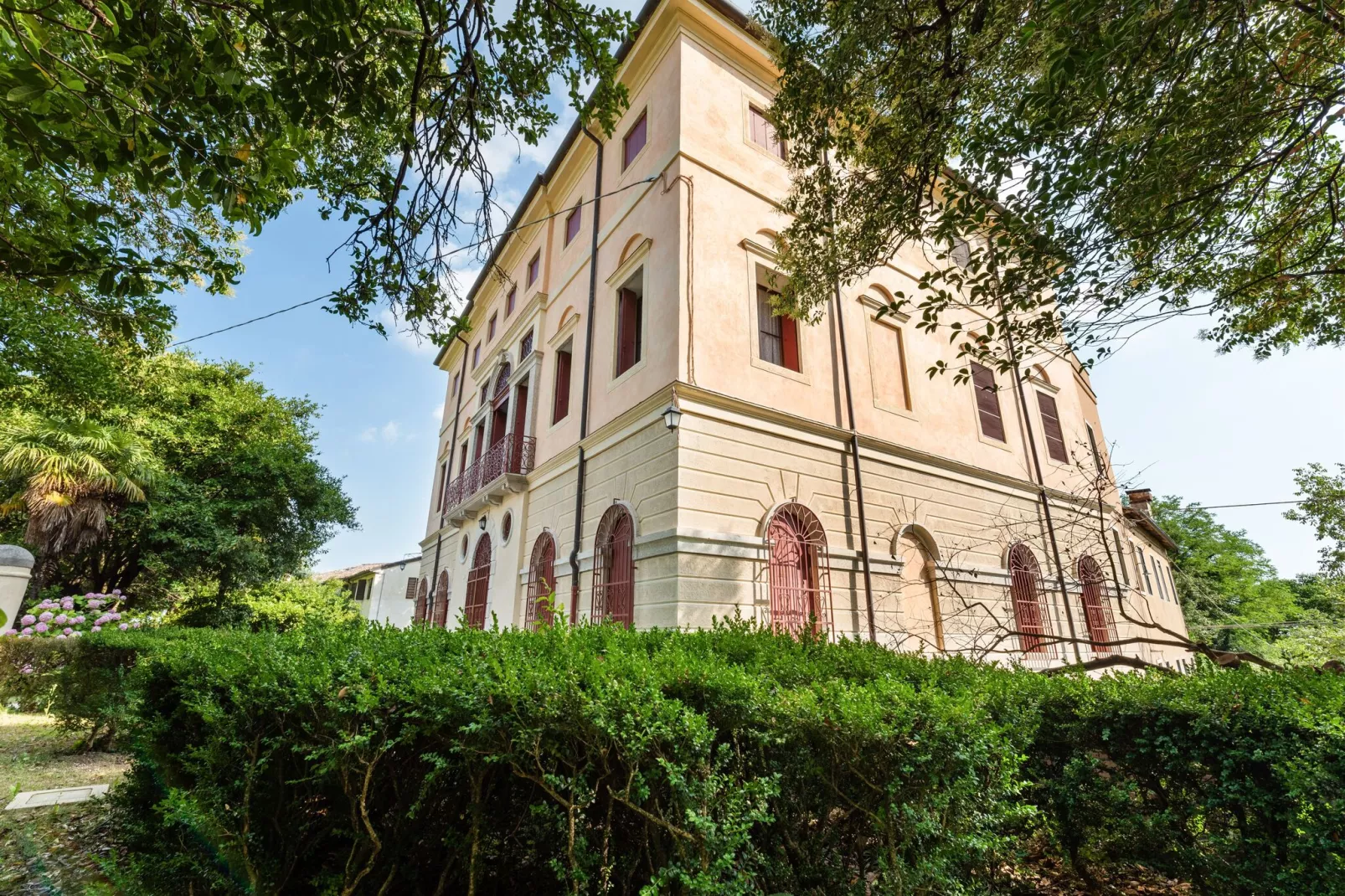 Villa Fiorita Due-Exterior summer