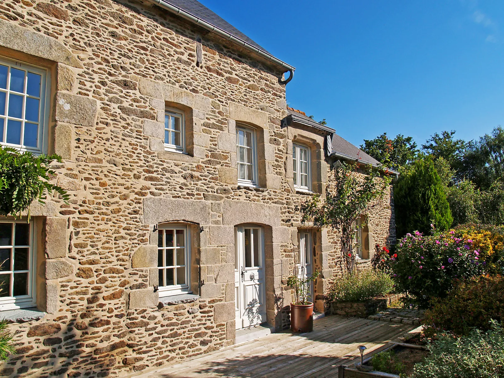 Les Agapanthes-Outside