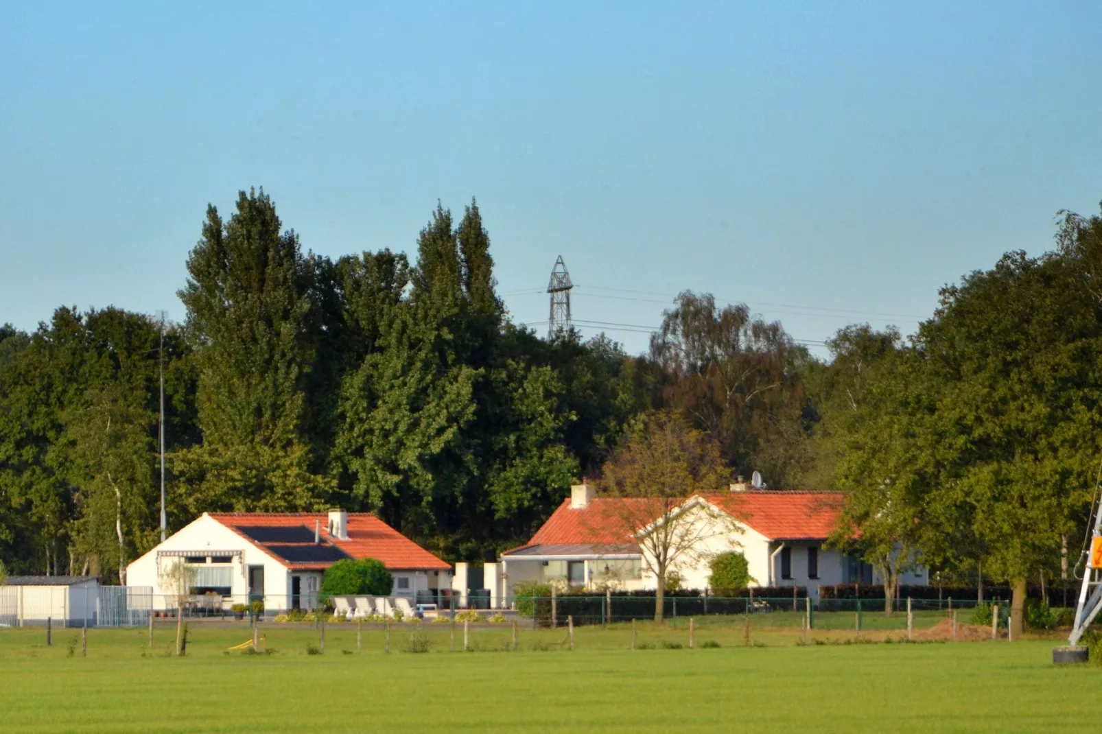 De Vrije Vogel-Exterior summer