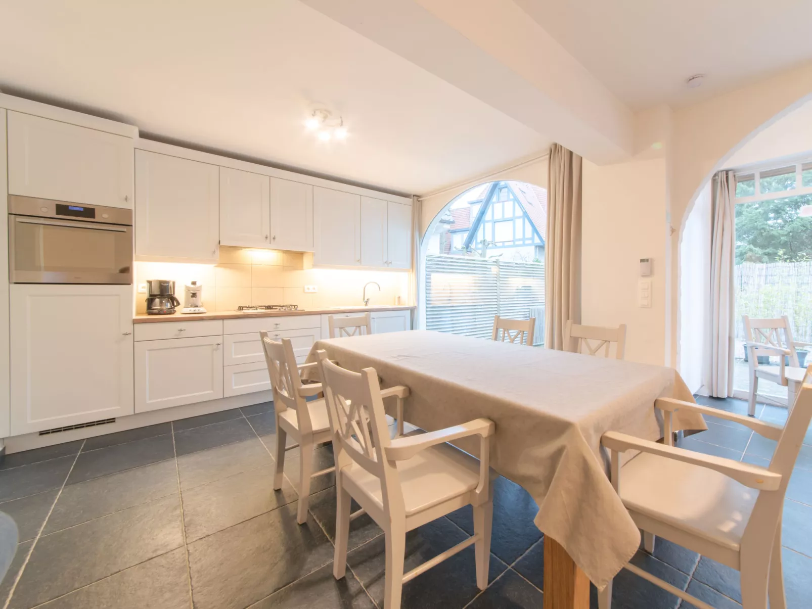Ons Nest with parking-Inside
