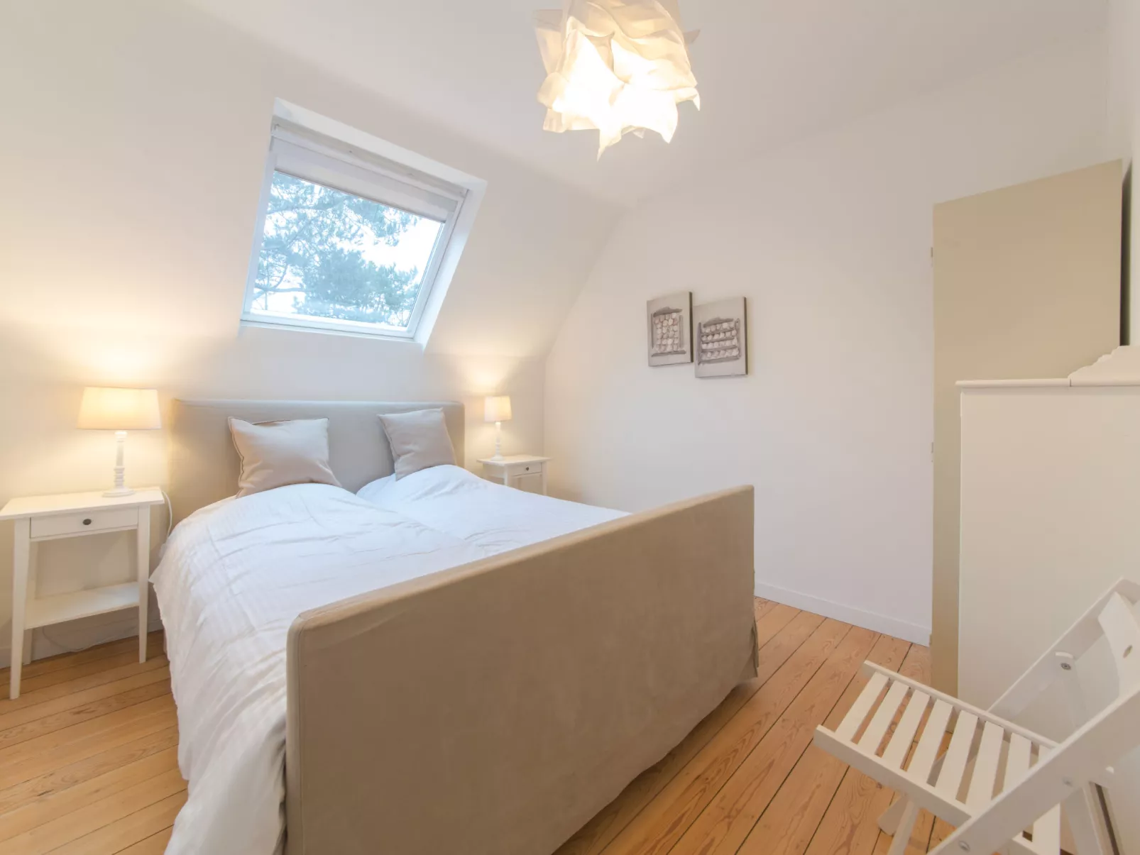 Ons Nest with parking-Inside