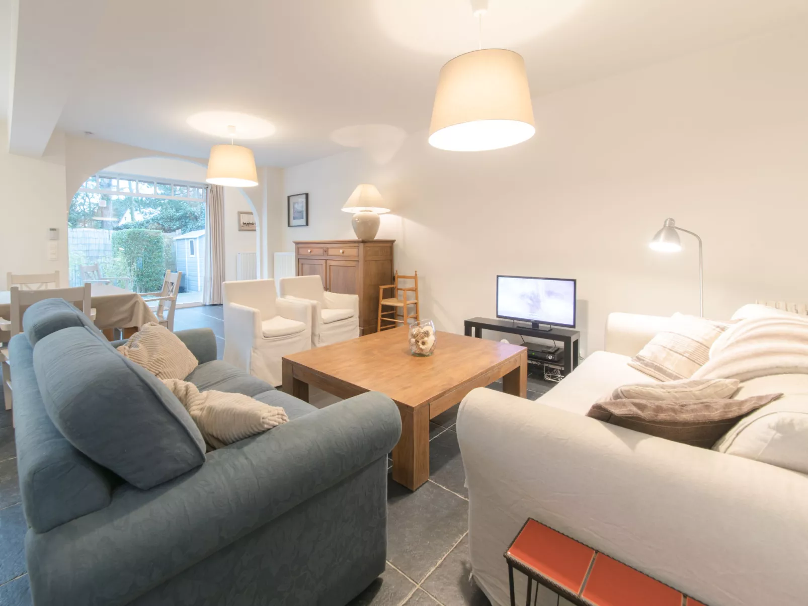 Ons Nest with parking-Inside