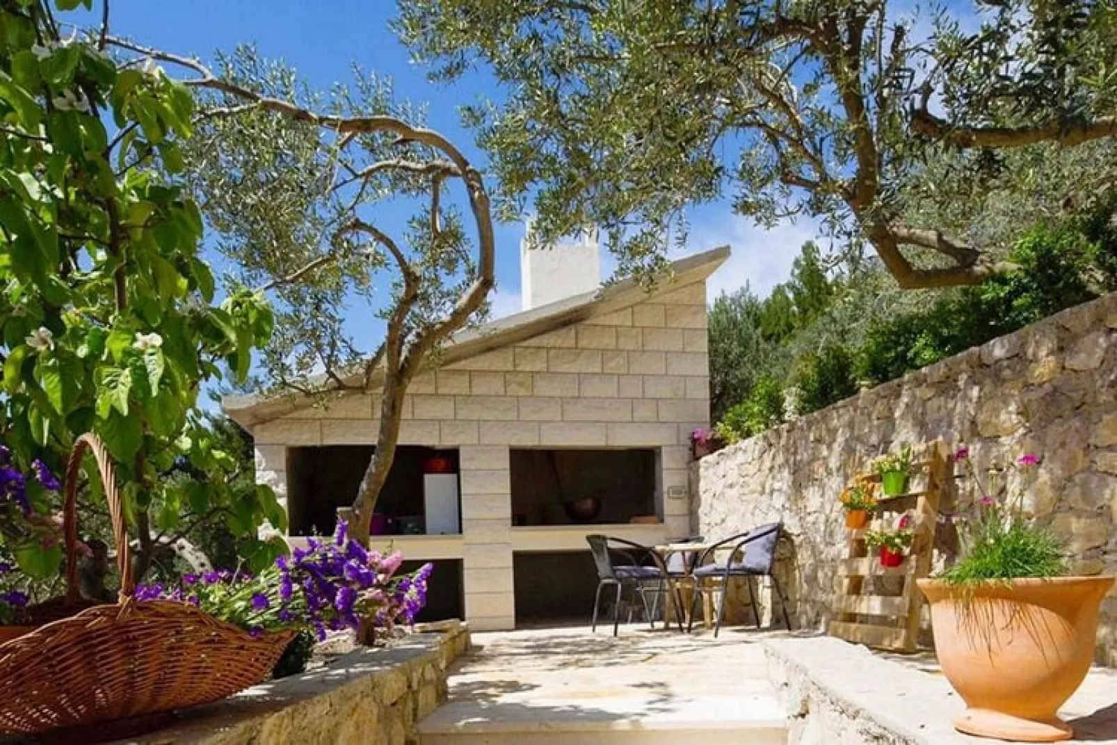 Villa Amare Makarska - E6 circa 150 qm für max 6 Pers-Gardens summer