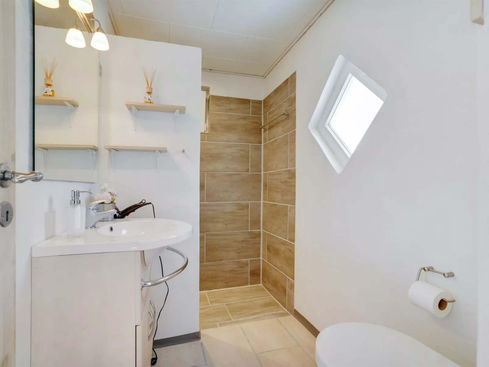 "Glenna" - 1.8km from the sea-Drinnen