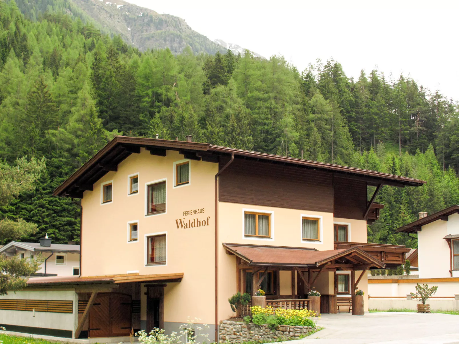 Waldhof-Outside