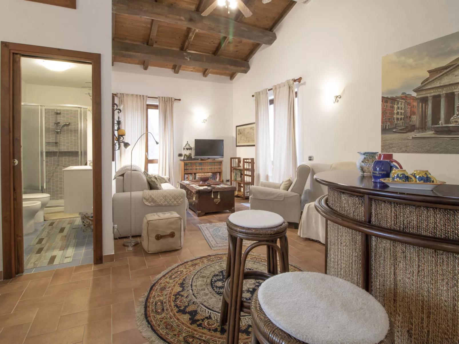 Olive Grove Sabina-Inside