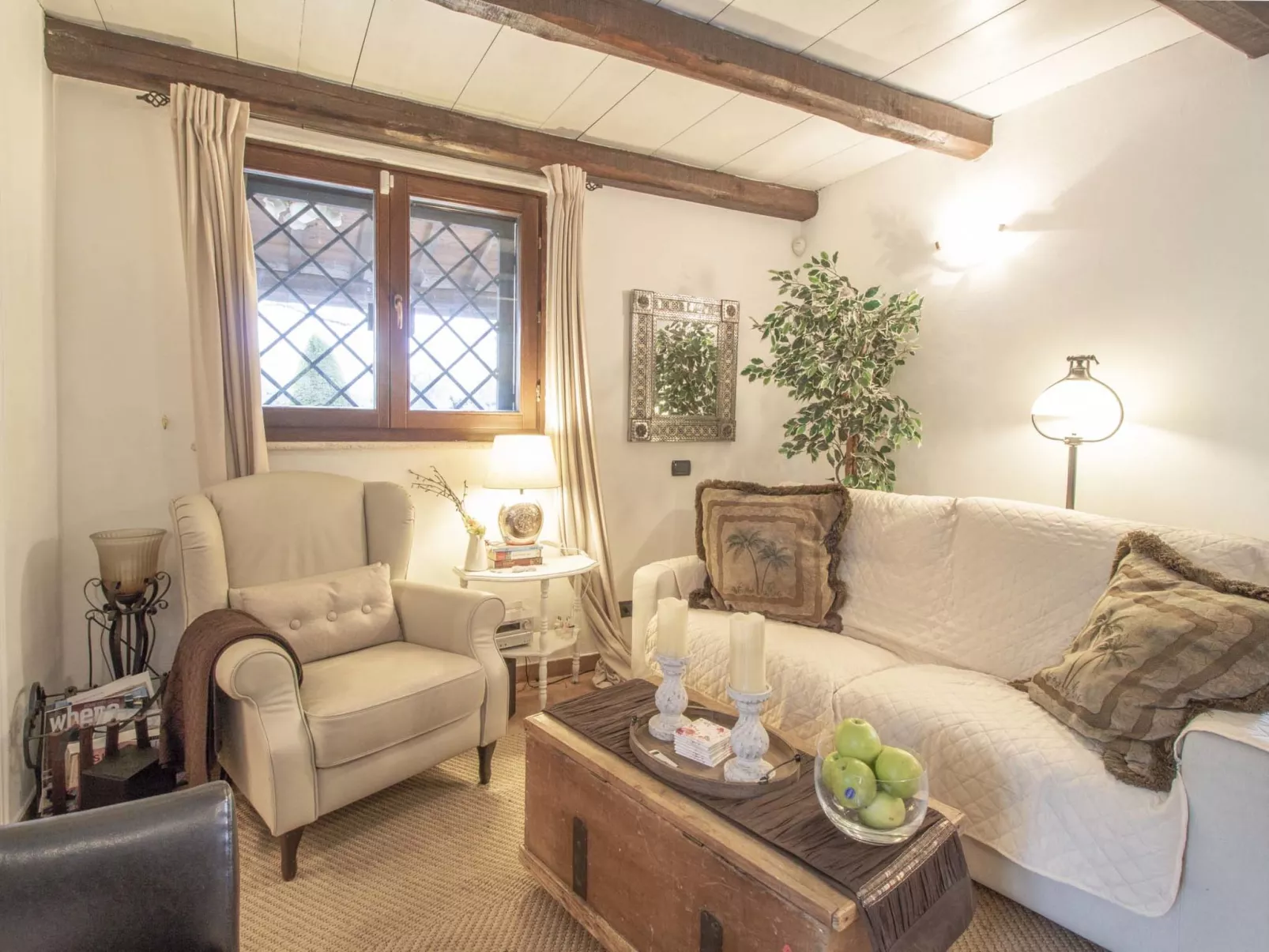 Olive Grove Sabina-Inside