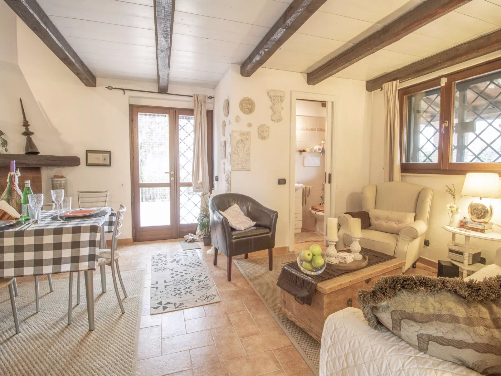 Olive Grove Sabina-Inside