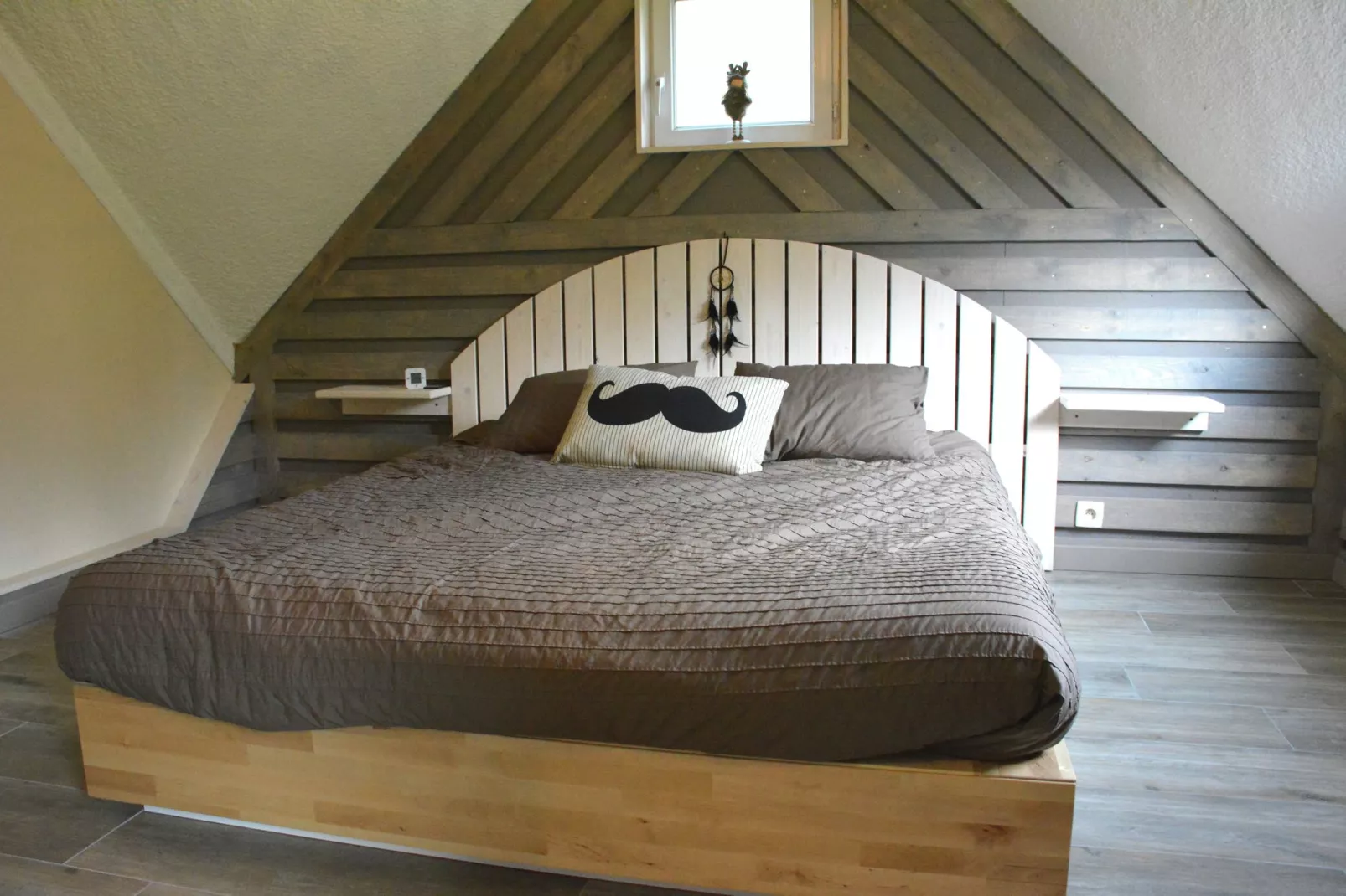 Mise Au Vert-Bedroom