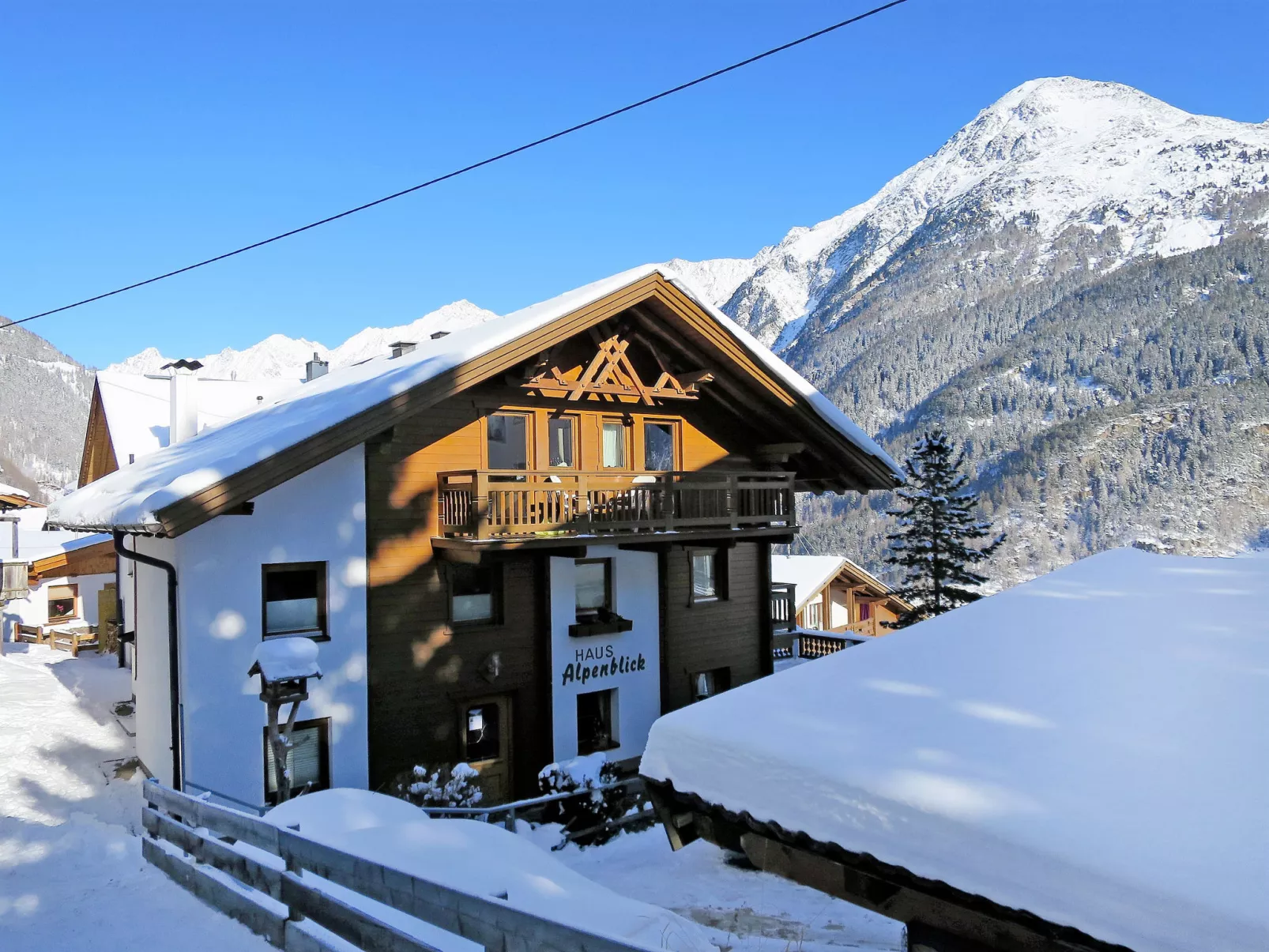 Alpenblick-Outside