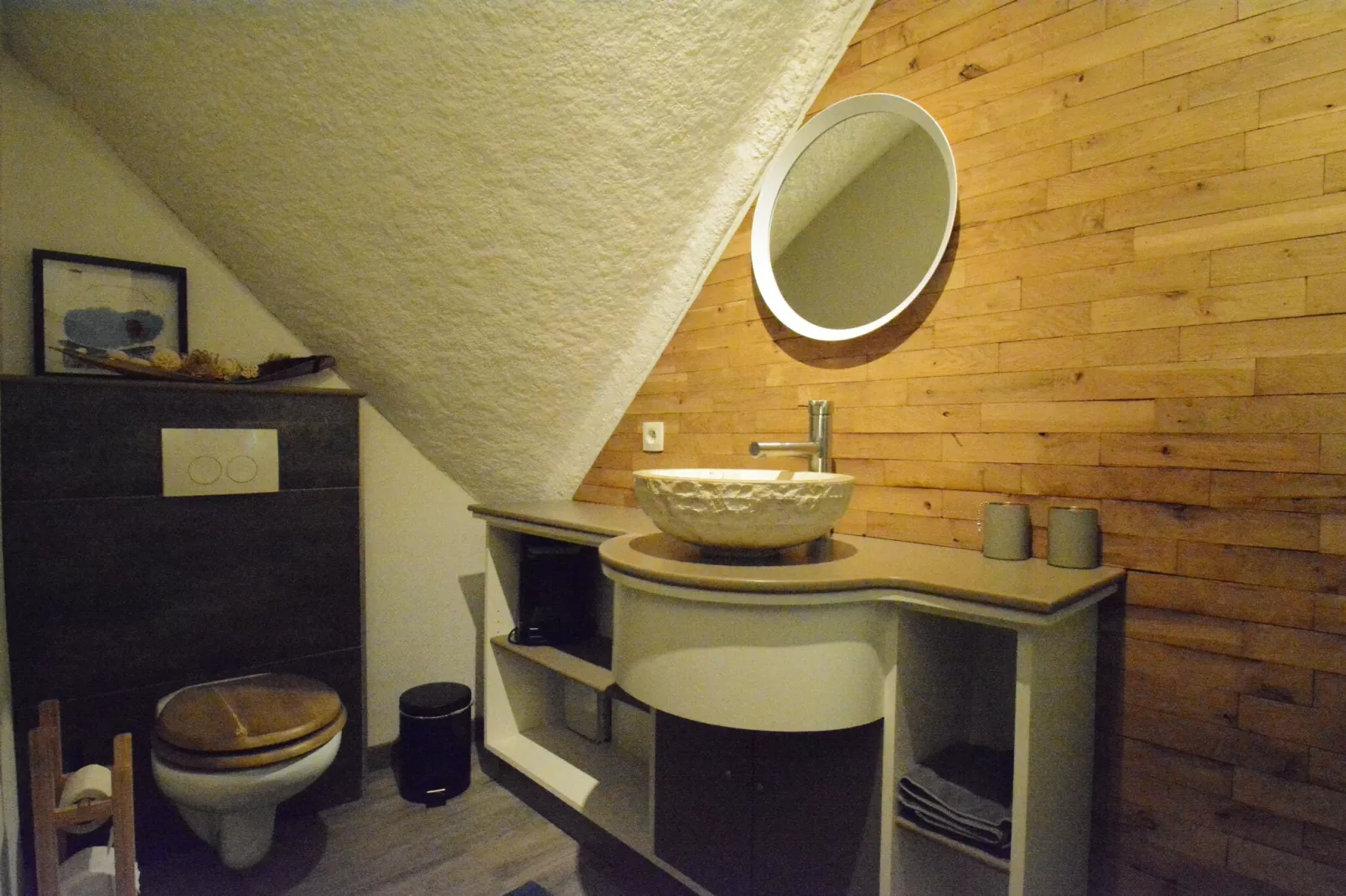 Mise Au Vert-Bathroom