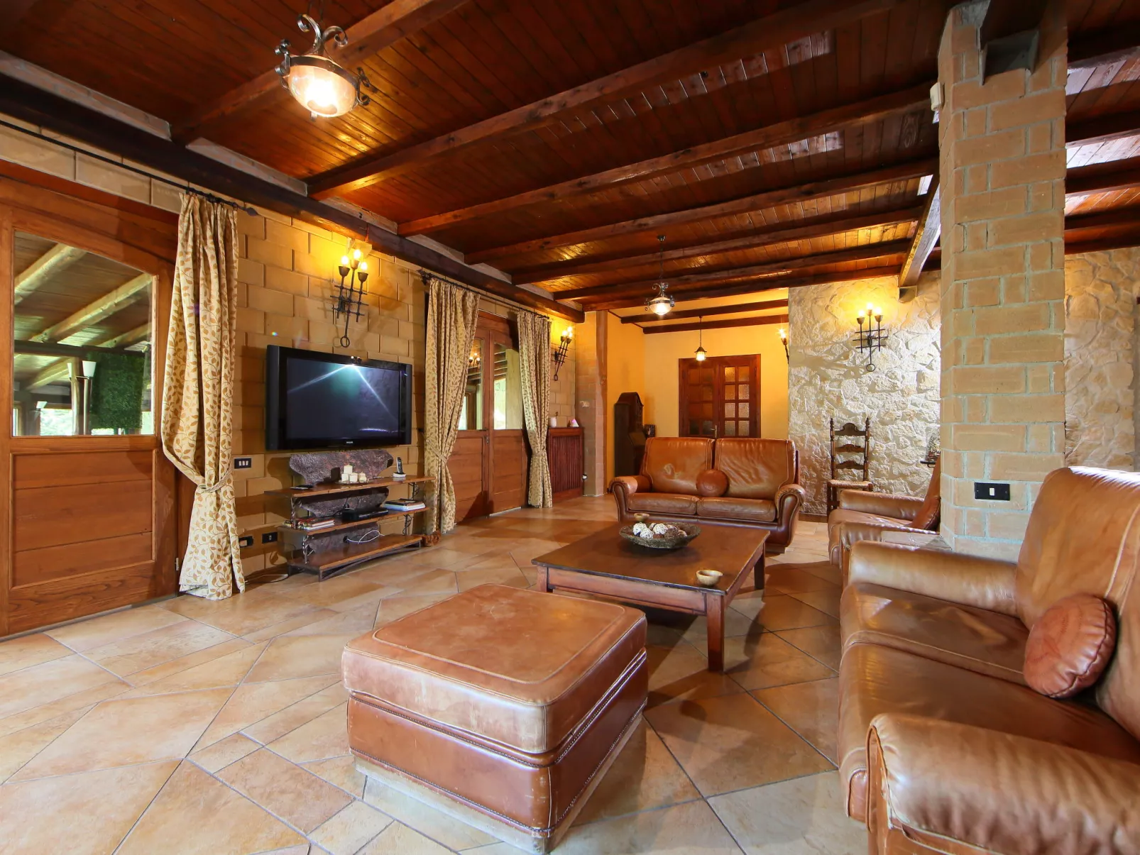 Villa Mina-Inside