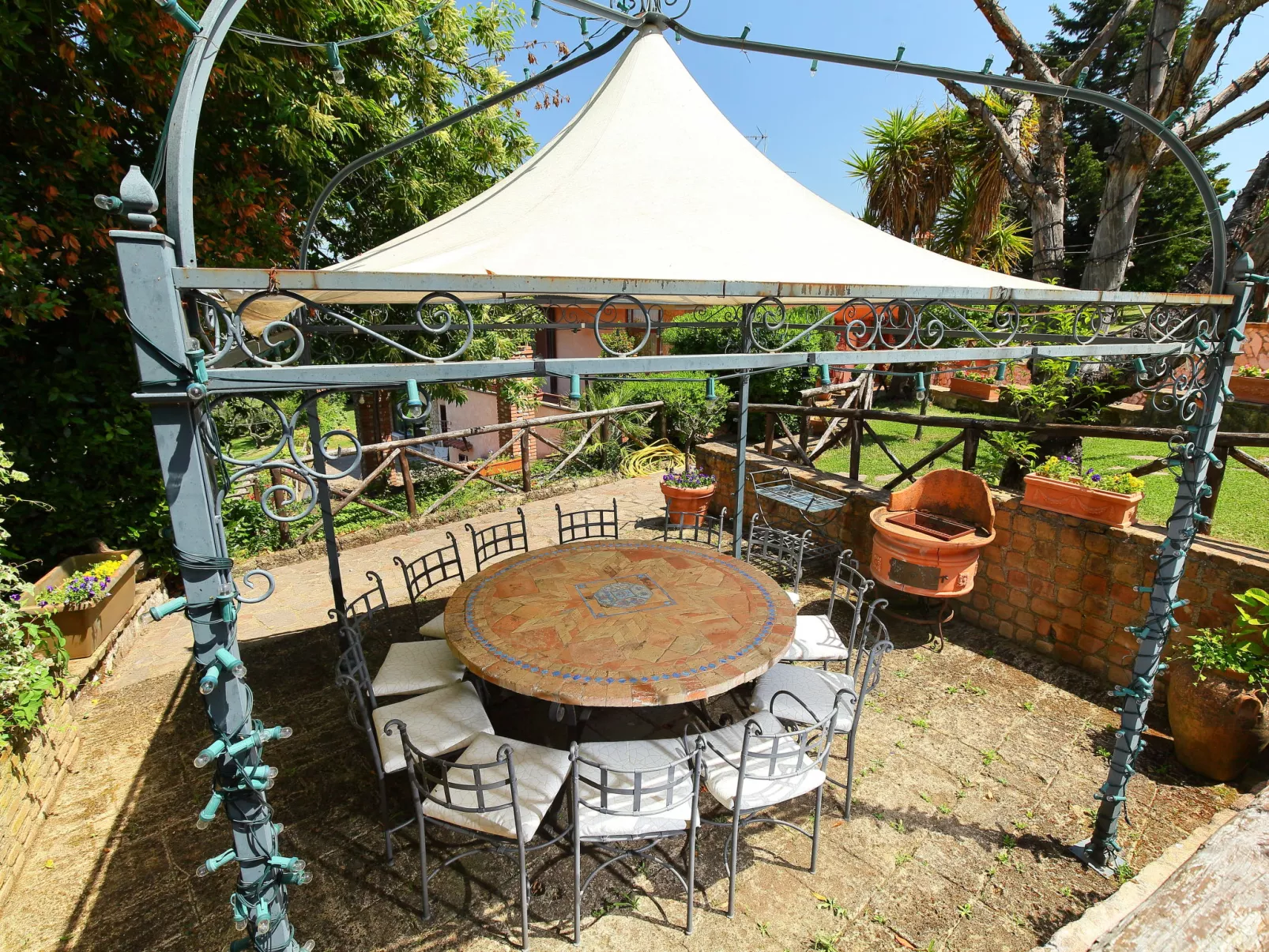Villa Mina-Outside