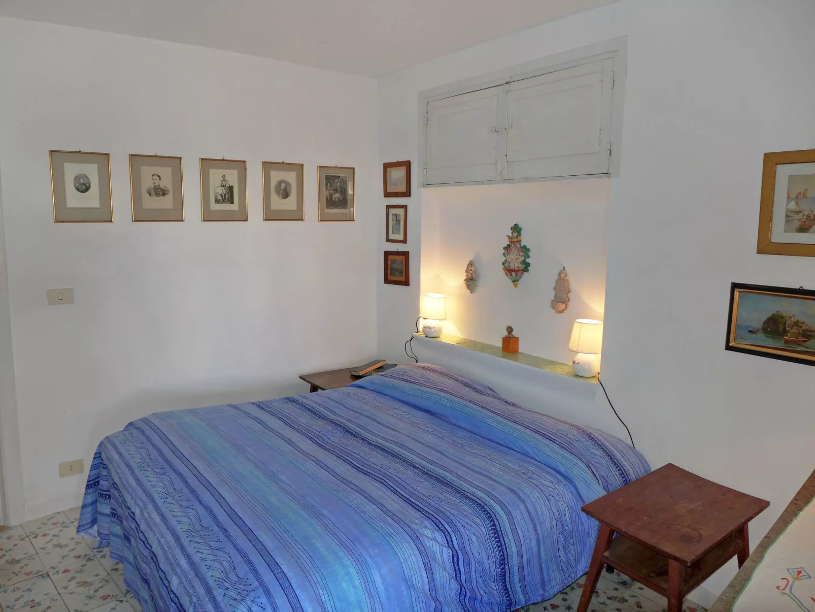 Ischia Sea Side-Inside