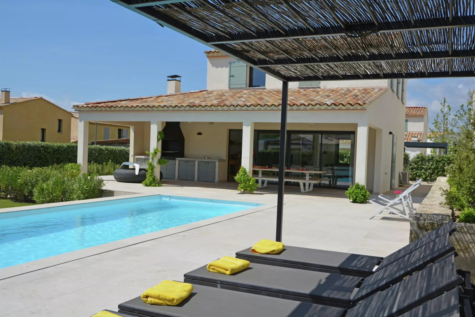 Les Collines-Pool